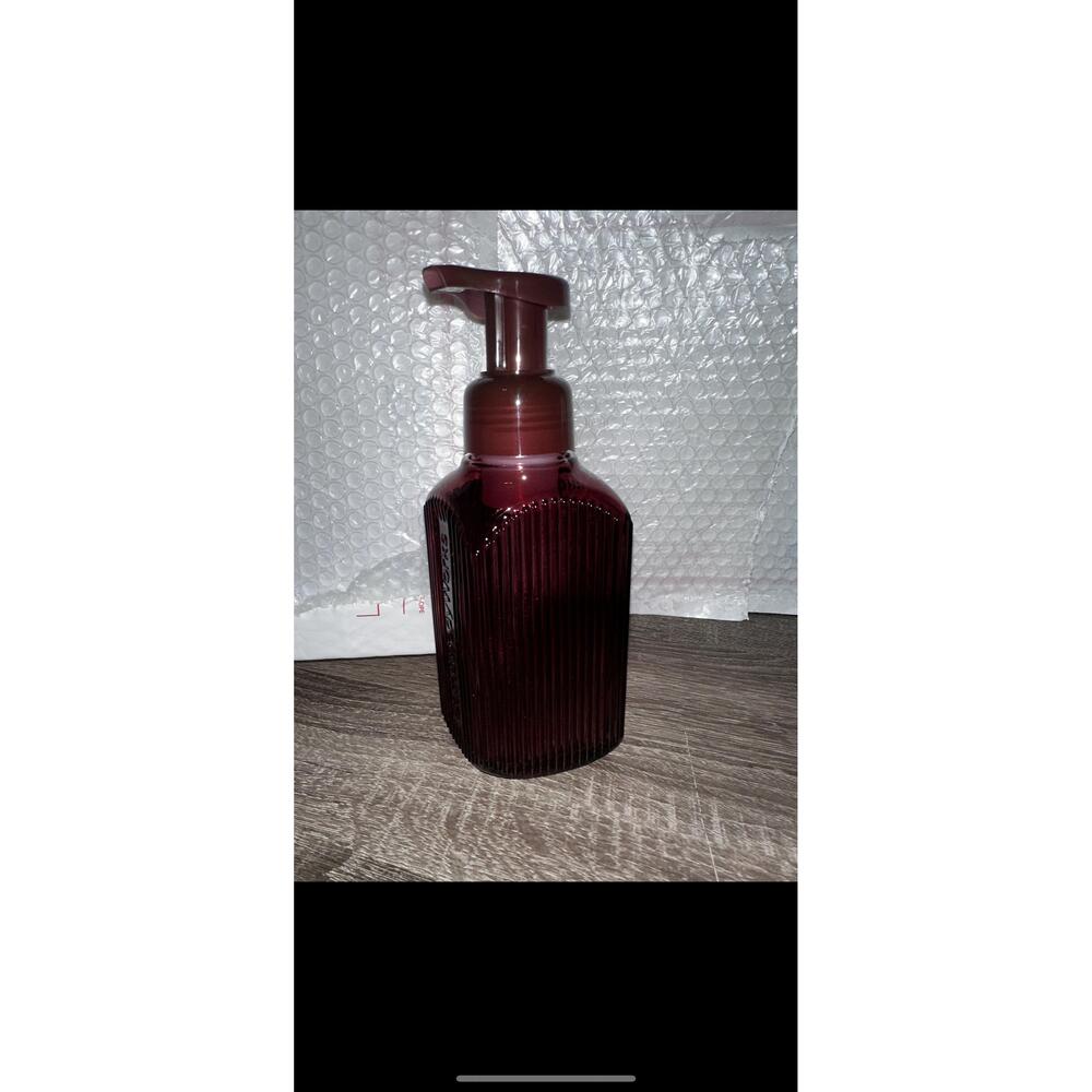 Bath and Body Works Burgundy Red‎ refillable  Foaming Soap Dispenser Bottle Plum